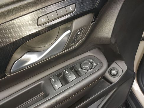 Used 2022 GMC Terrain AT4 w/ Tech Package image 19