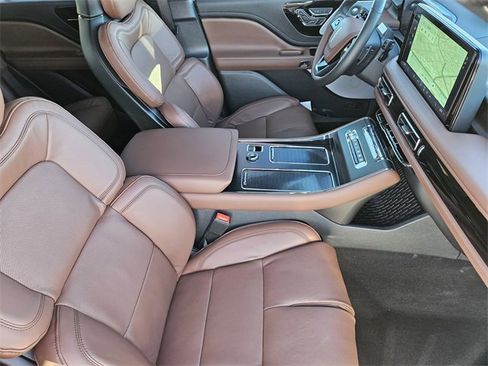 New 2026 Lincoln Aviator Reserve w/ Luxury Package image 13