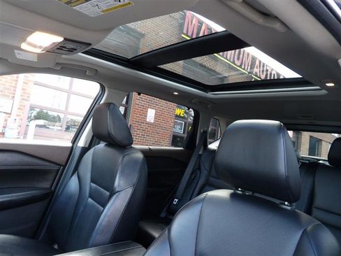 Used 2021 Nissan Rogue SV w/ Premium Package image 12