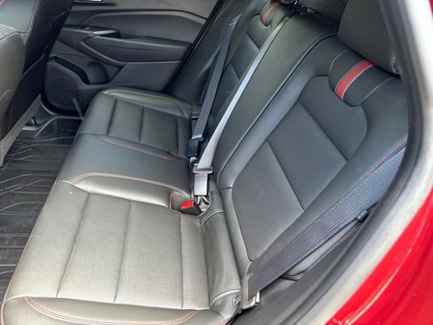 Certified 2024 Chevrolet Trax RS w/ Sunroof Package FWD image 10