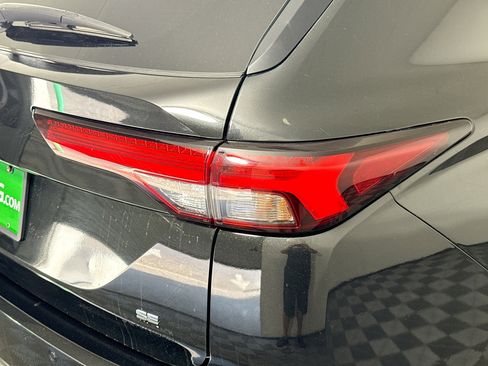 Used 2022 Mitsubishi Outlander SE image 34