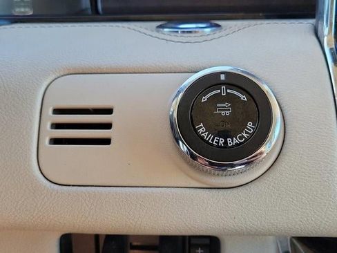 Used 2020 Lincoln Navigator Reserve w/ Luxury Package image 19