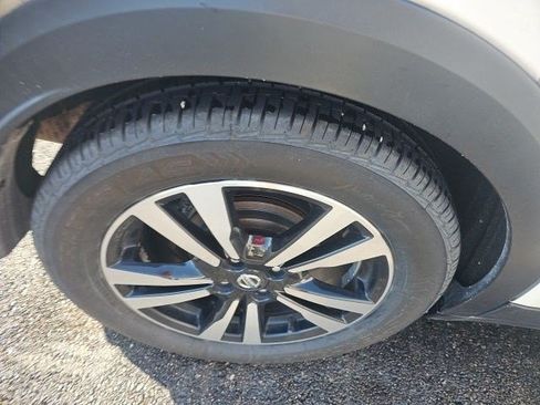 Used 2020 Nissan Kicks SV FWD image 12