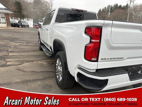 Used 2024 Chevrolet Silverado 2500 High Country w/ Technology Package image 12