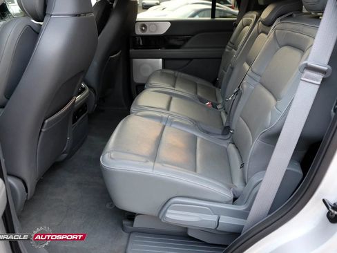 Used 2018 Lincoln Navigator Reserve w/ Technology Package AWD/4WD image 23