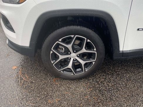 Certified 2024 Jeep Compass Limited image 26