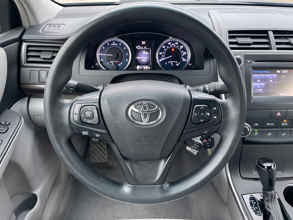 Used 2016 Toyota Camry LE FWD image 16
