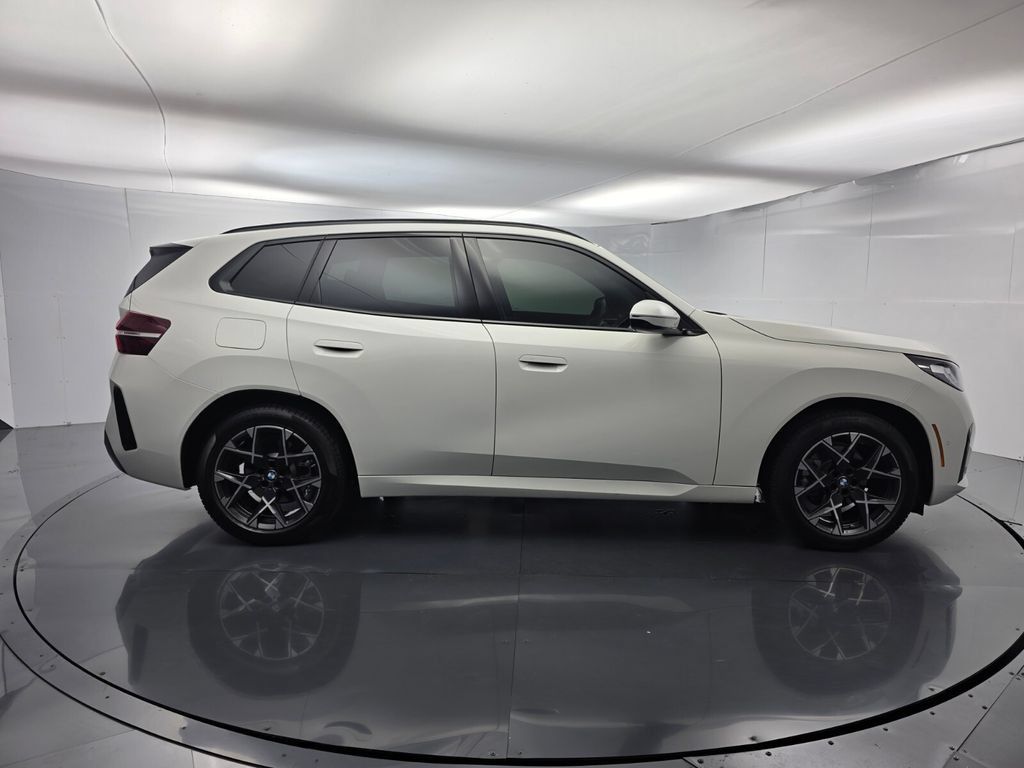 Used 2026 BMW X3 xDrive30i w/ Premium Package AWD/4WD image 3