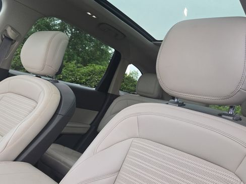 Used 2025 Lincoln Nautilus Reserve w/ Jet Appearance Package AWD/4WD image 11