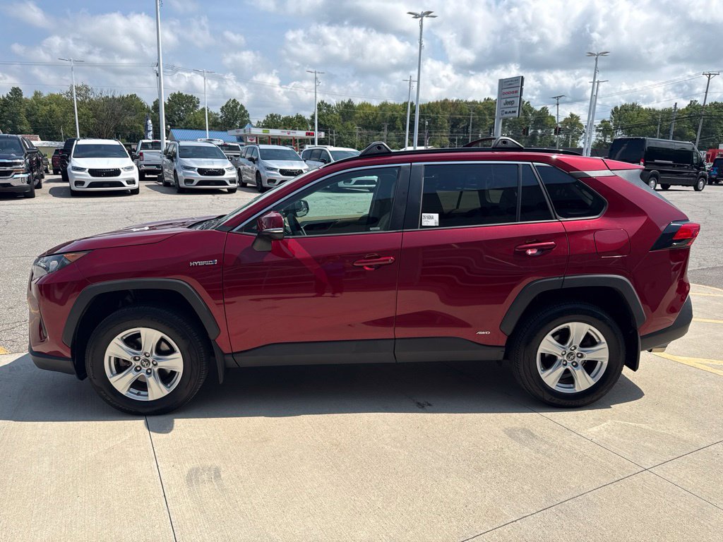 Used 2019 Toyota RAV4 LE w/ Carpet Mat Package AWD/4WD image 9