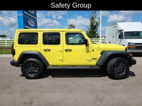 Used 2024 Jeep Wrangler Unlimited Sport AWD/4WD image 11