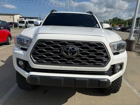 Used 2023 Toyota Tacoma TRD Off-Road w/ Technology Package image 5
