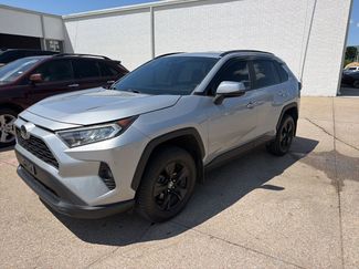 Used 2021 Toyota RAV4 XLE video 1