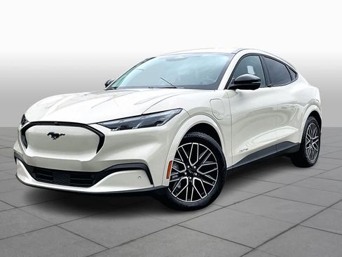 Used 2025 Ford Mustang Mach-E Premium image 34