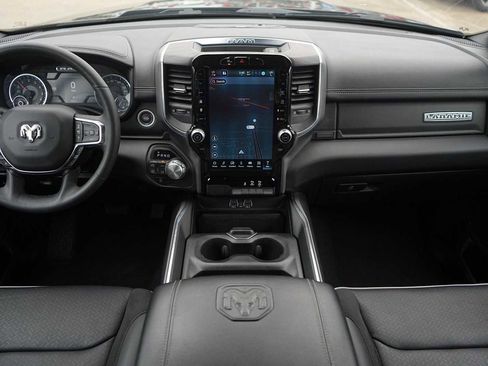 Used 2025 RAM 1500 Laramie AWD/4WD image 10
