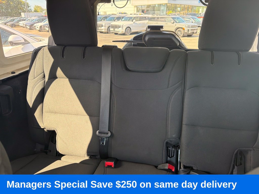 Used 2020 Jeep Wrangler Unlimited Sahara AWD/4WD image 16
