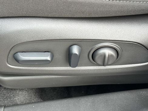 Used 2025 Chevrolet TrailBlazer LT w/ Convenience Package image 15