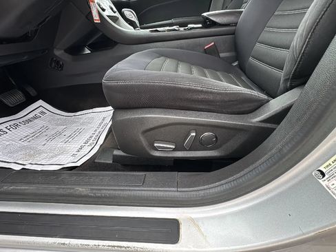 Used 2014 Ford Fusion SE FWD image 10