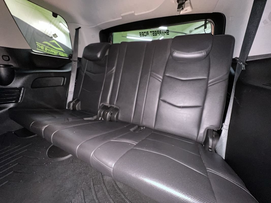 Used 2018 Cadillac Escalade Luxury AWD/4WD image 28