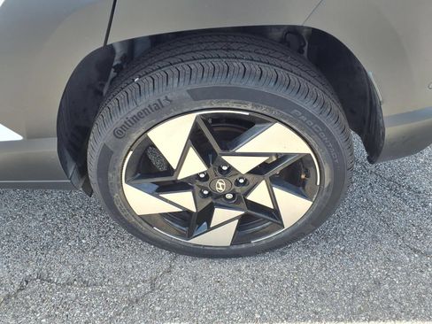 Used 2024 Hyundai Kona Limited AWD/4WD image 25