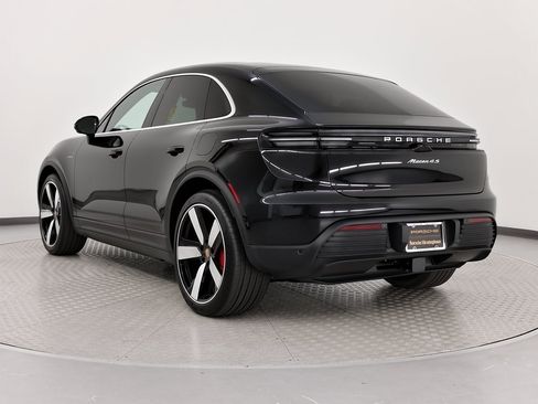 Used 2025 Porsche Macan 4S Electric AWD/4WD image 3