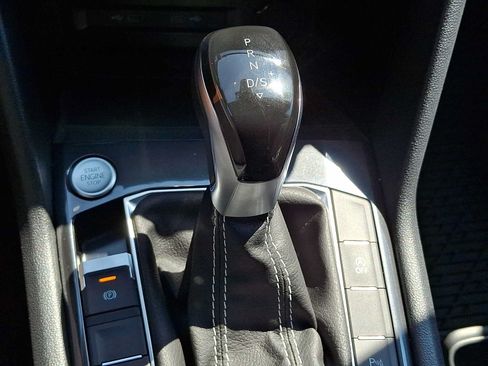 Used 2024 Volkswagen Tiguan SE R-Line AWD/4WD image 15