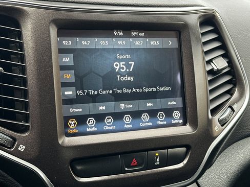 Used 2022 Jeep Cherokee Trailhawk w/ Premium Leather Package image 17