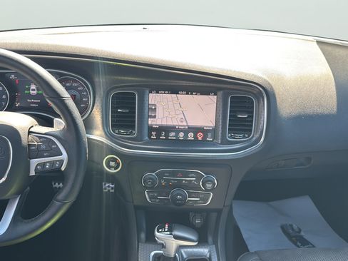Used 2016 Dodge Charger R/T Scat Pack w/ Technology Group RWD image 24