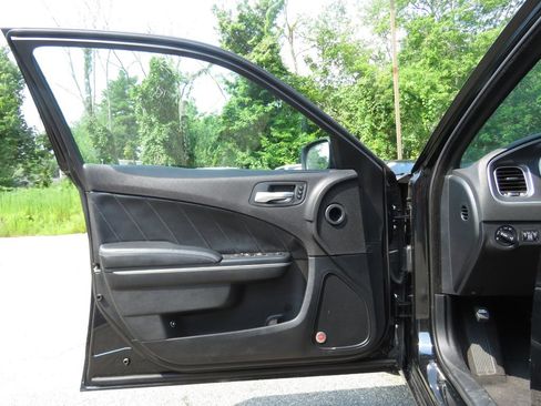 Used 2015 Dodge Charger R/T w/ Premium Group RWD image 9