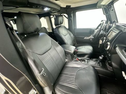 Used 2017 Jeep Wrangler Unlimited Sahara w/ Dual Top Group AWD/4WD image 25
