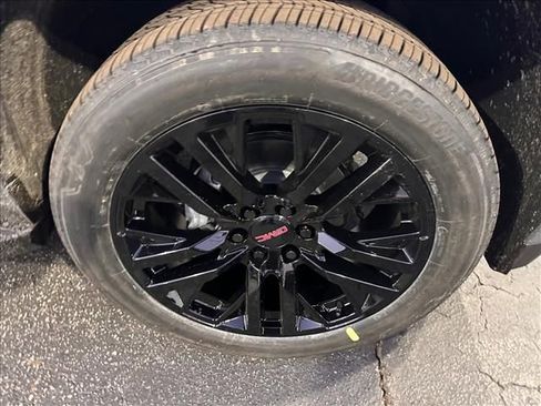 New 2026 GMC Yukon Elevation image 13