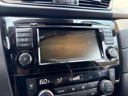 Used 2020 Nissan Rogue SV AWD/4WD image 10