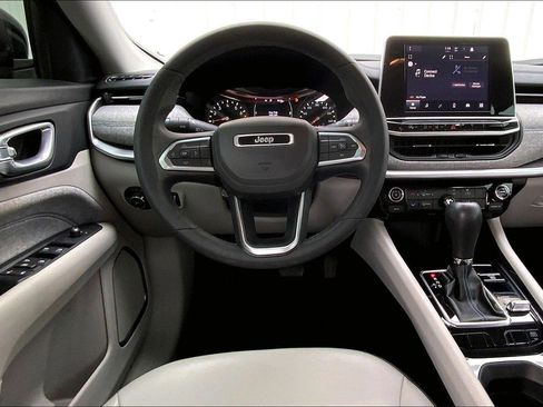 Used 2022 Jeep Compass Latitude image 5