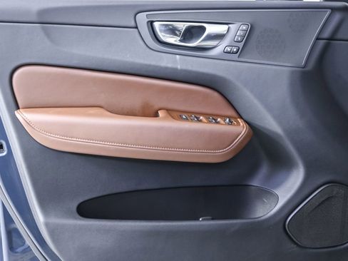 Certified 2023 Volvo XC60 B5 Plus w/ Climate Package image 8