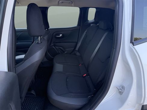 Used 2023 Jeep Renegade Latitude image 24