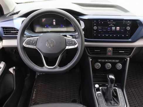 Certified 2023 Volkswagen Taos SE FWD image 16