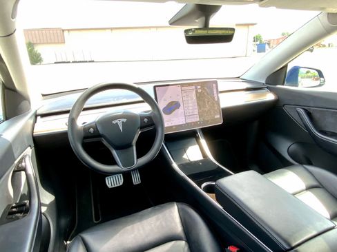 Used 2021 Tesla Model Y Performance image 31