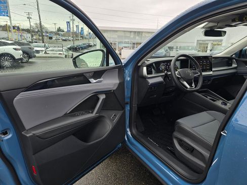 New 2026 Volkswagen Tiguan SE image 33