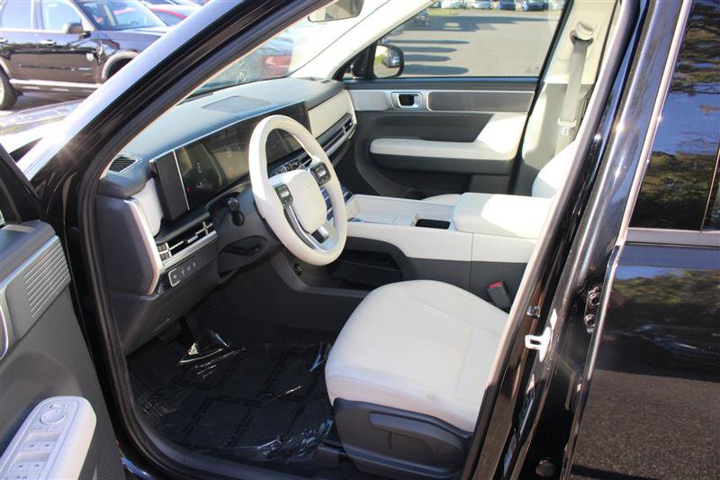 Used 2026 Hyundai Santa Fe SE FWD image 9
