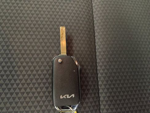 Used 2022 Kia Soul LX w/ Technology Package FWD image 32