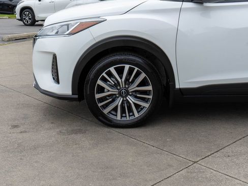 Used 2023 Nissan Kicks SV FWD image 25