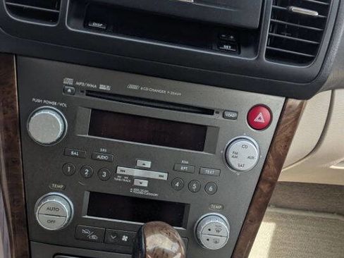 Used 2007 Subaru Outback 2.5i Limited image 35