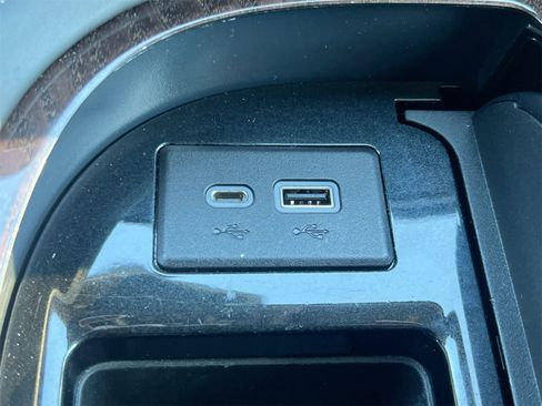 Used 2023 Cadillac Escalade Sport Platinum image 31