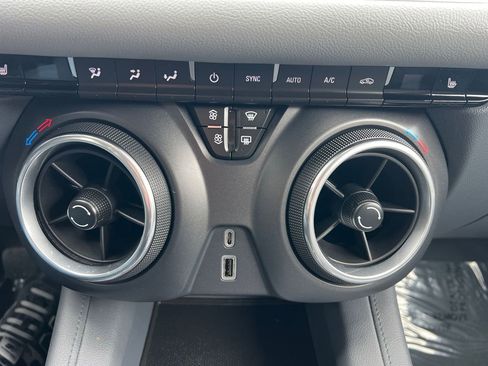 Used 2020 Chevrolet Blazer LT AWD/4WD image 19