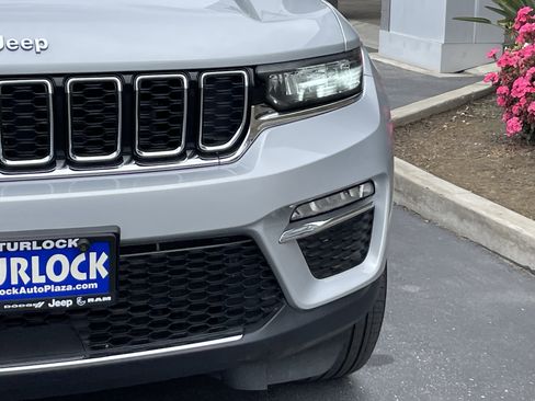 Used 2024 Jeep Grand Cherokee Limited 4xe AWD/4WD image 4