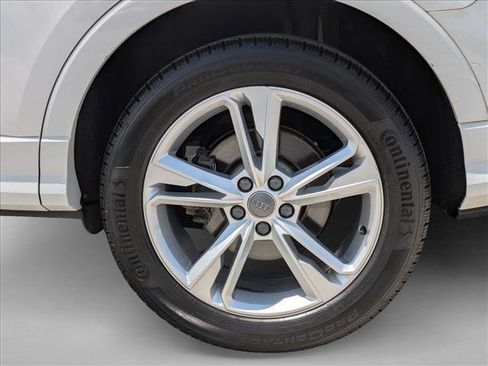 Used 2020 Audi Q3 2.0T Premium Plus w/ Premium Plus Package AWD/4WD image 25
