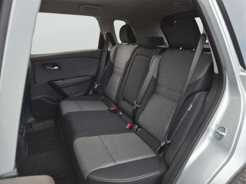 Used 2022 Nissan Rogue SV image 10