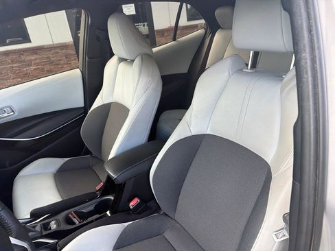 Used 2021 Toyota Corolla XSE FWD image 3