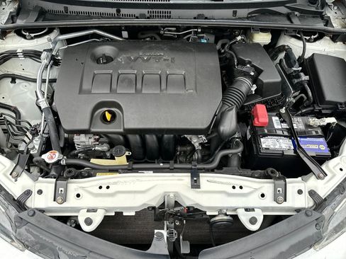 Used 2019 Toyota Corolla LE image 12