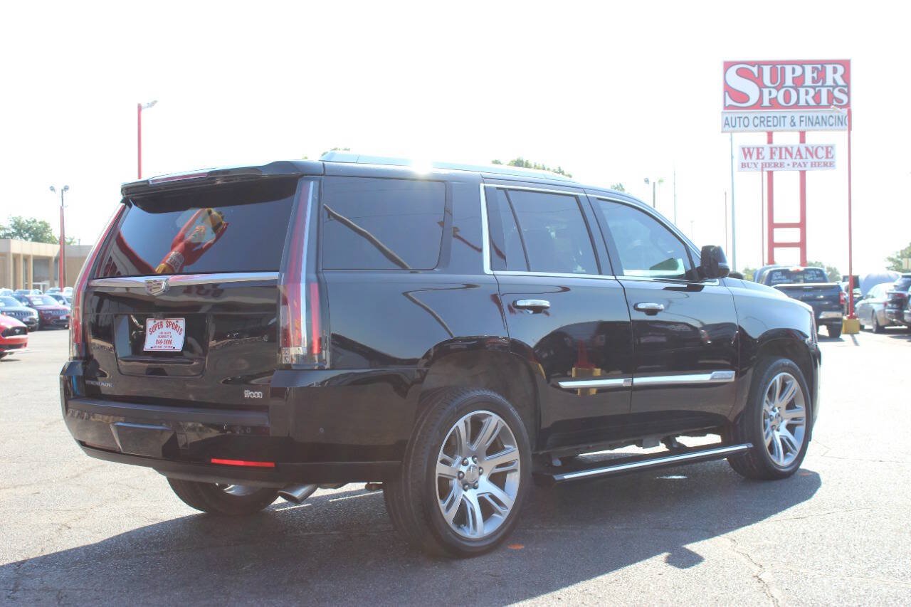 Used 2017 Cadillac Escalade Premium Luxury RWD image 4